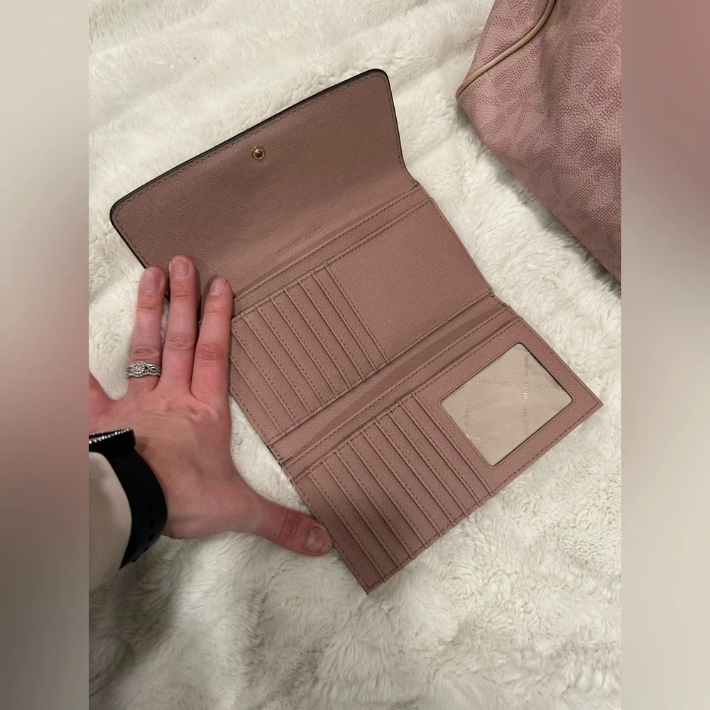 Michael Kors Grayson Satchel in Pink With Wallet - Picture 7 of 11